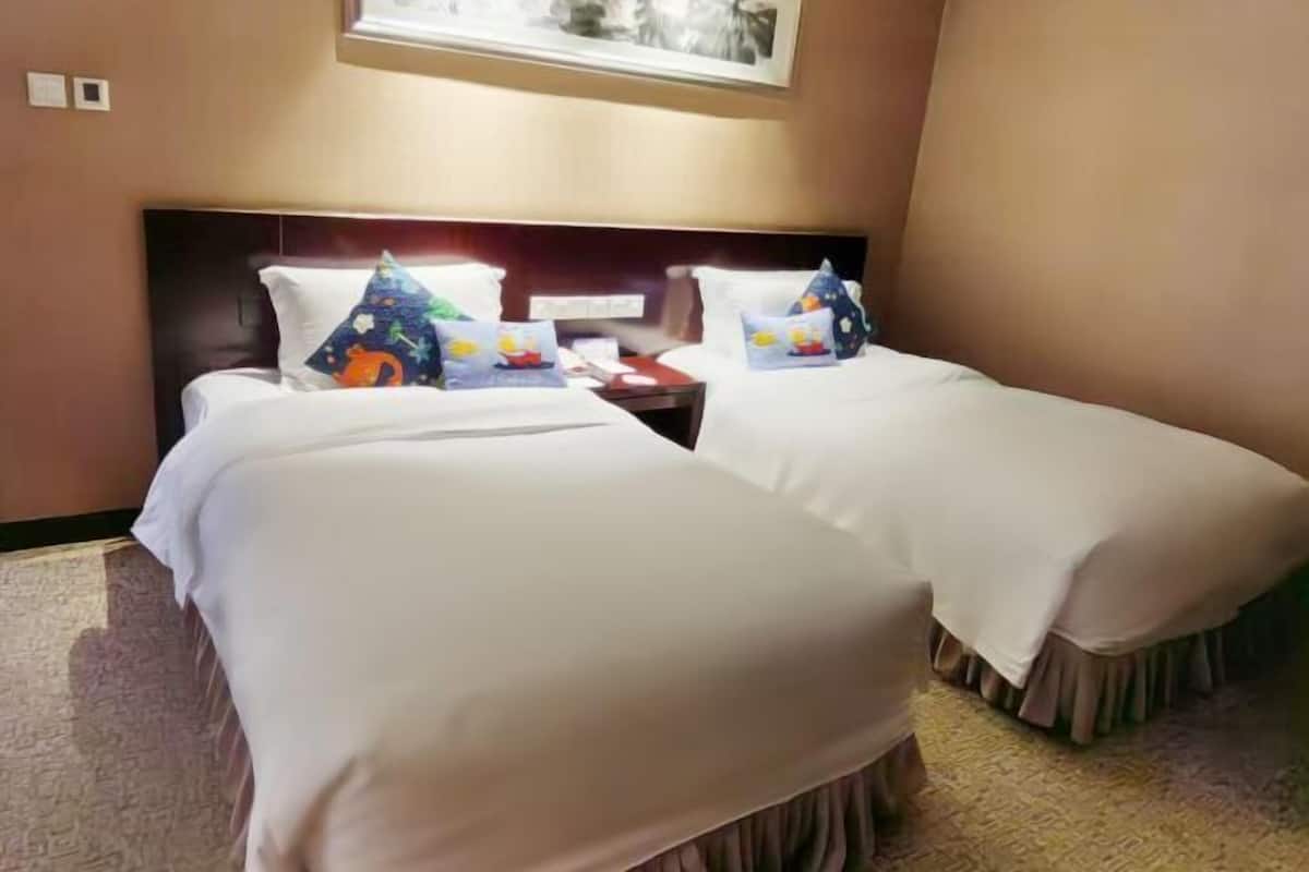 In-room safe, desk, blackout curtains, soundproofing