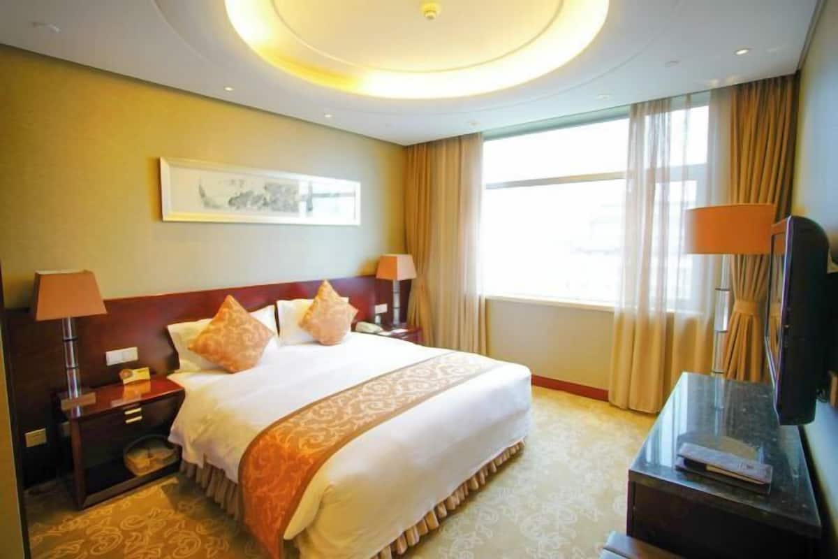 In-room safe, desk, blackout curtains, soundproofing