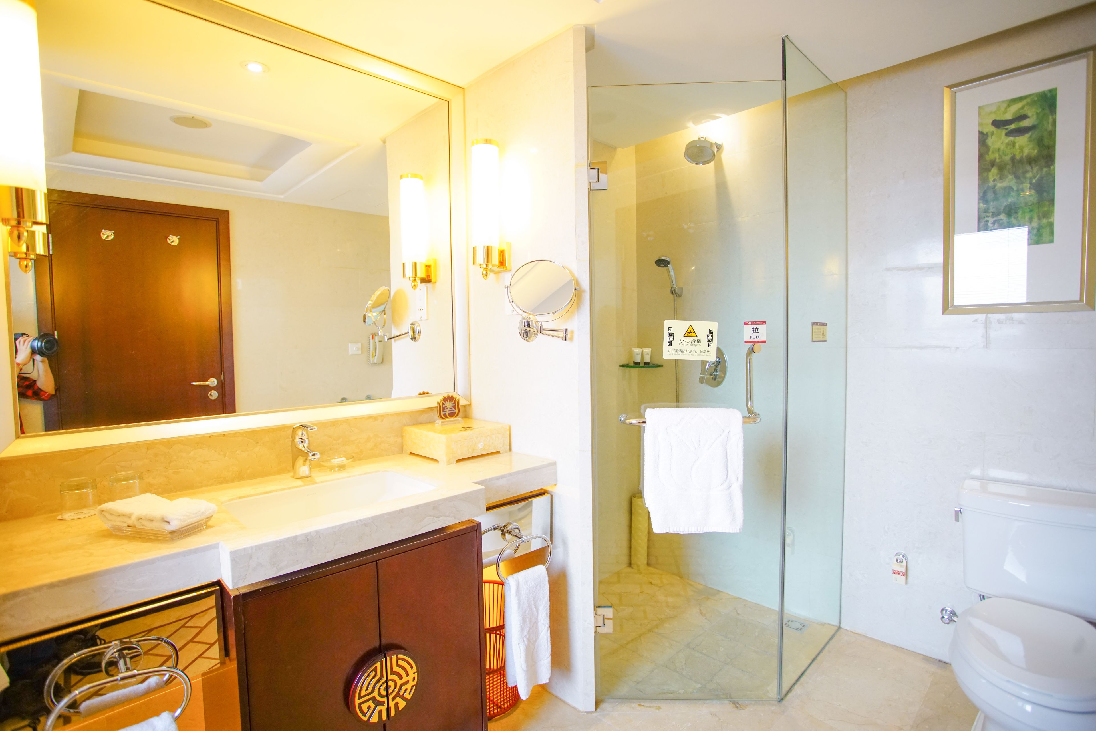 shower, free toiletries, hair dryer, slippers