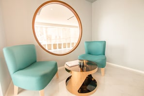 Lobby sitting area - Hotel MAYU Chiang Mai (Chiang Mai)