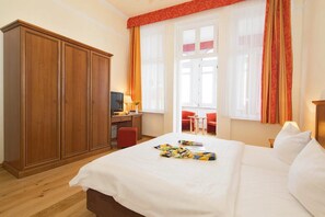 In-room safe, desk, free WiFi, bed sheets - Hotel Kaiser Wilhelm (Heringsdorf)