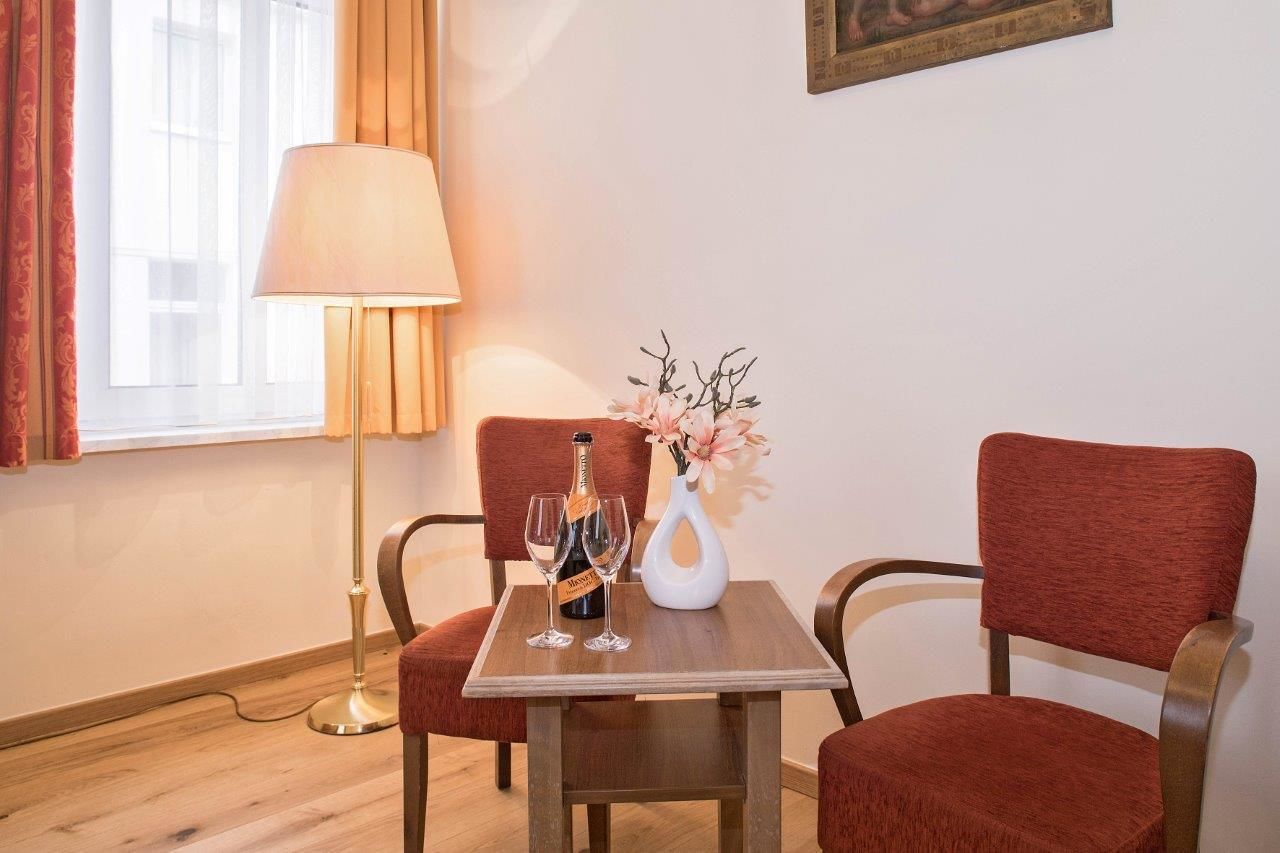 double room | living area | flat-screen tv