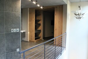 Standaard kamer | Woonruimte | Flatscreentelevisie en betaalfilms