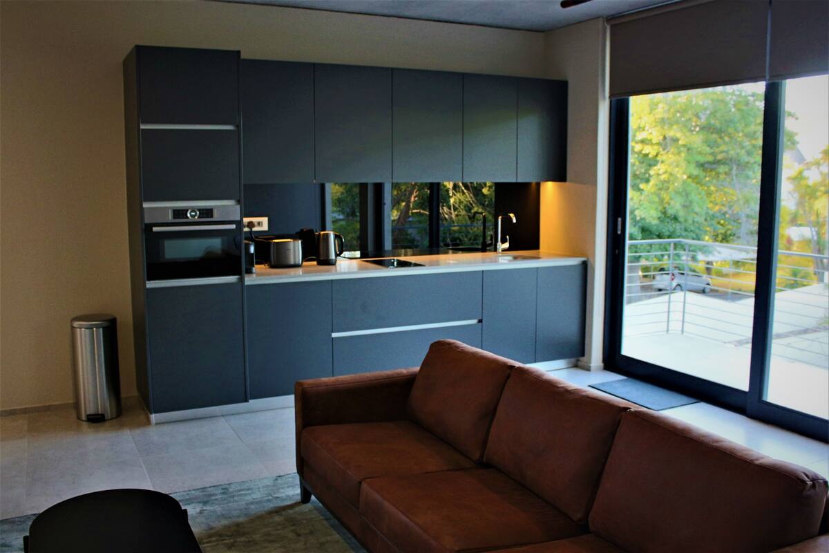Mountain Suite | Private kitchen | Espresso maker, coffee/tea maker, fridge, microwave