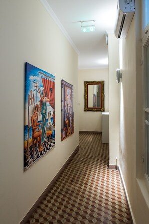 Interior - Old Town Inn (Kavala)