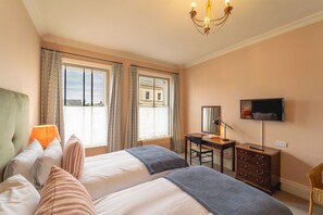 Superior Twin Room | Individually decorated, individually furnished, desk, laptop workspace - Green Dragon Hotel (Hereford)