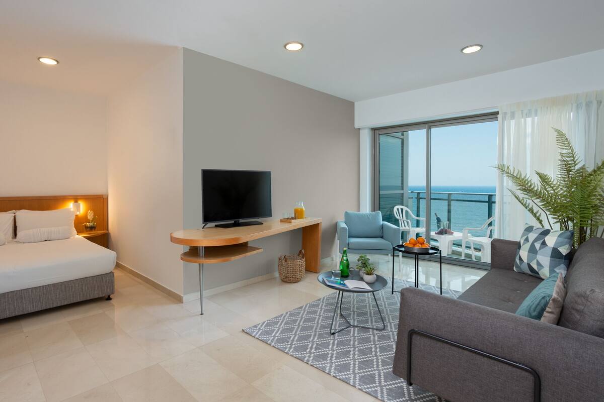 Estudio, balcón, vistas al mar | Vistas desde la habitación