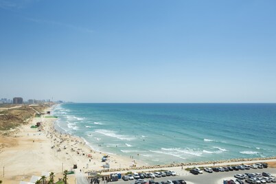 ApartHotel Okeanos on the Beach