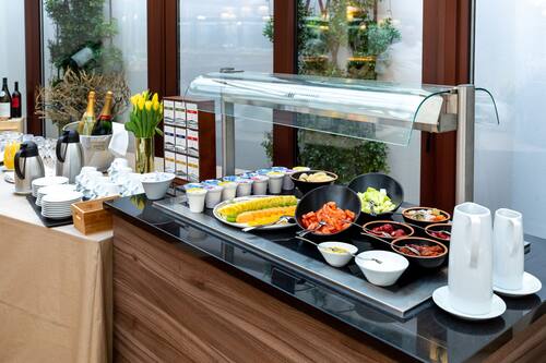Daily buffet breakfast for a fee