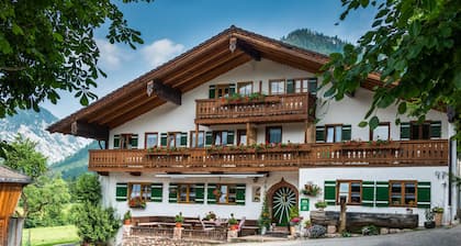 Ferienwohnung Hochkalter, 1-2 Erwachsene + 1 Kind, 40 qm, TV, W-LAN, Ostbalkon