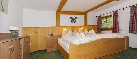 1 室のベッドルーム、インターネット、ベッドシーツ