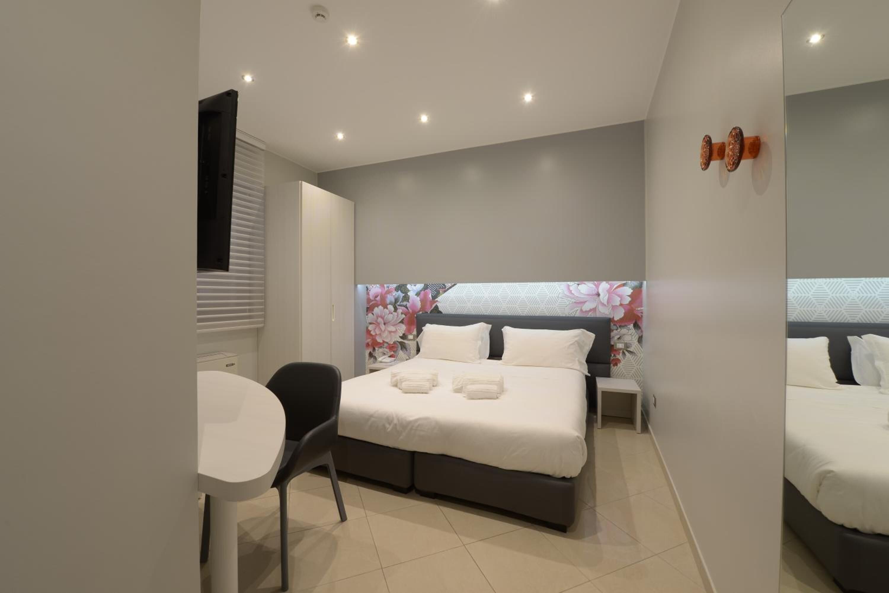 in-room safe, desk, soundproofing, free cots/infant beds