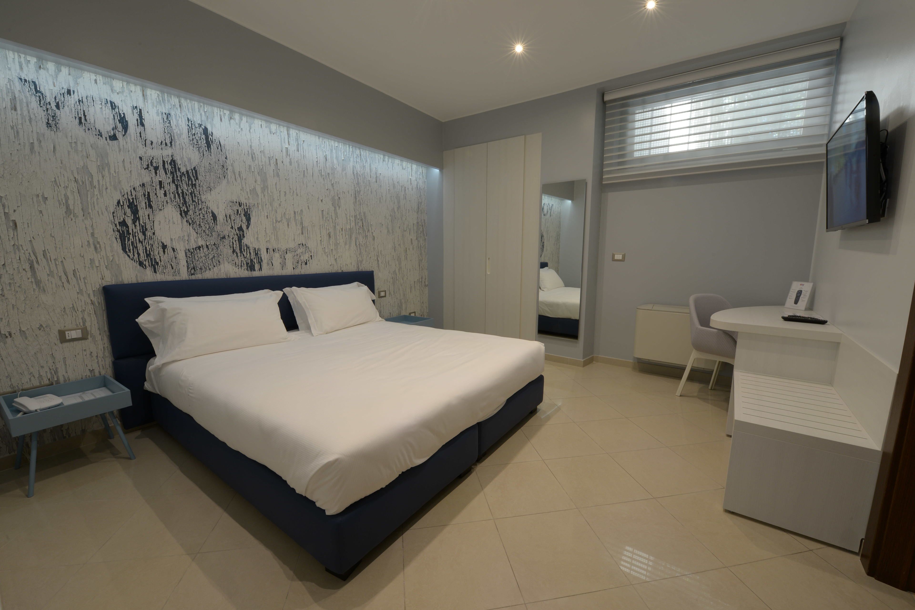 standard double or twin room | in-room safe, desk, soundproofing, free cots/infant beds