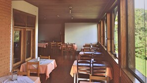 Tägliches inbegriffenes Frühstücksbuffet