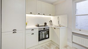 Apartemen Mewah, 2 kamar tidur | Dapur pribadi
