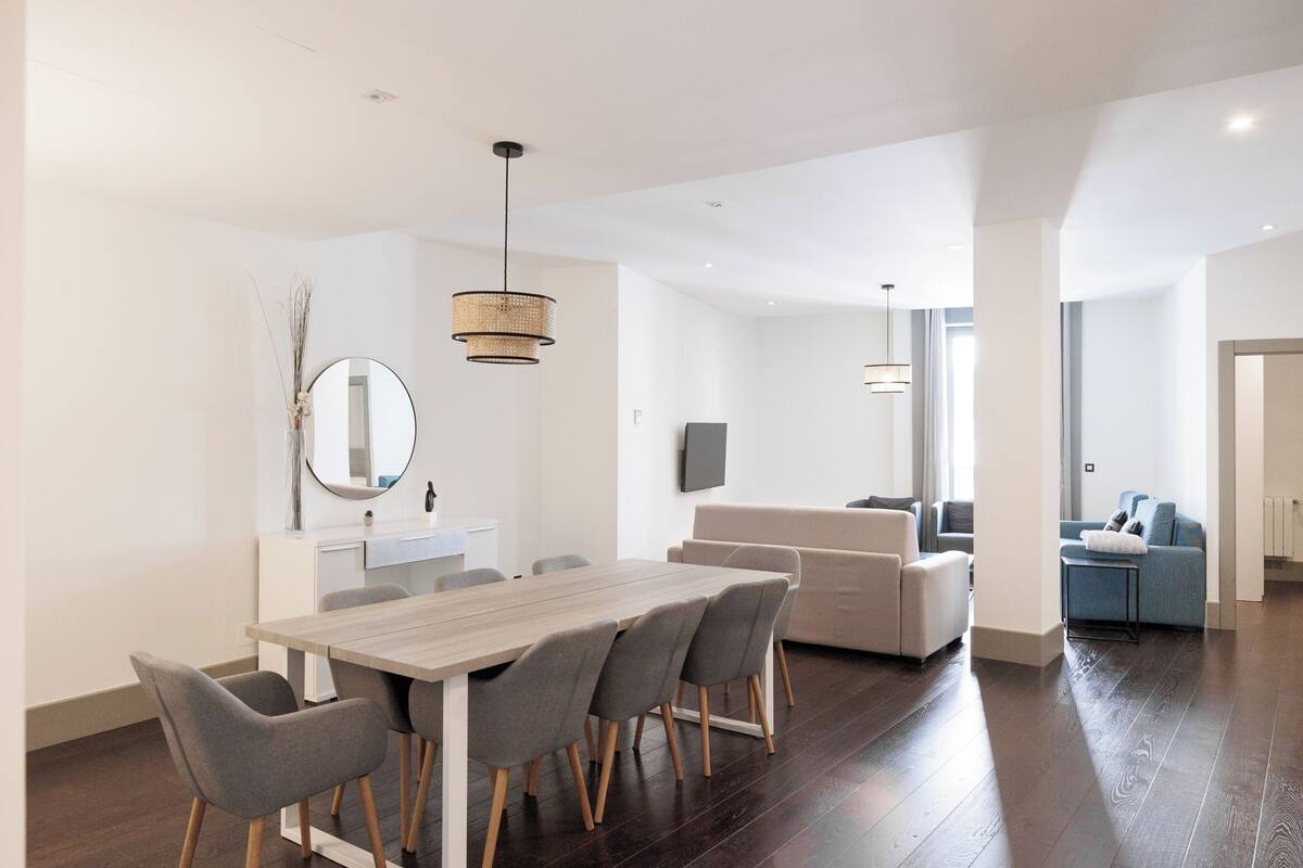 Deluxe Apartment, 3 Bedrooms, City View | Living area