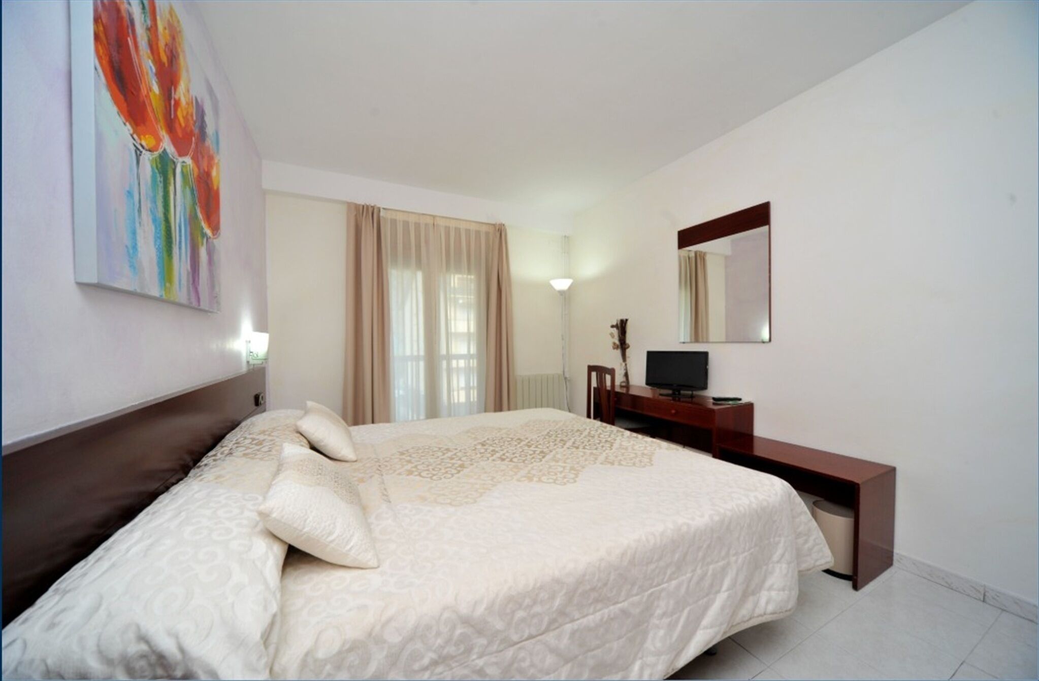 Blackout curtains, free WiFi, bed sheets