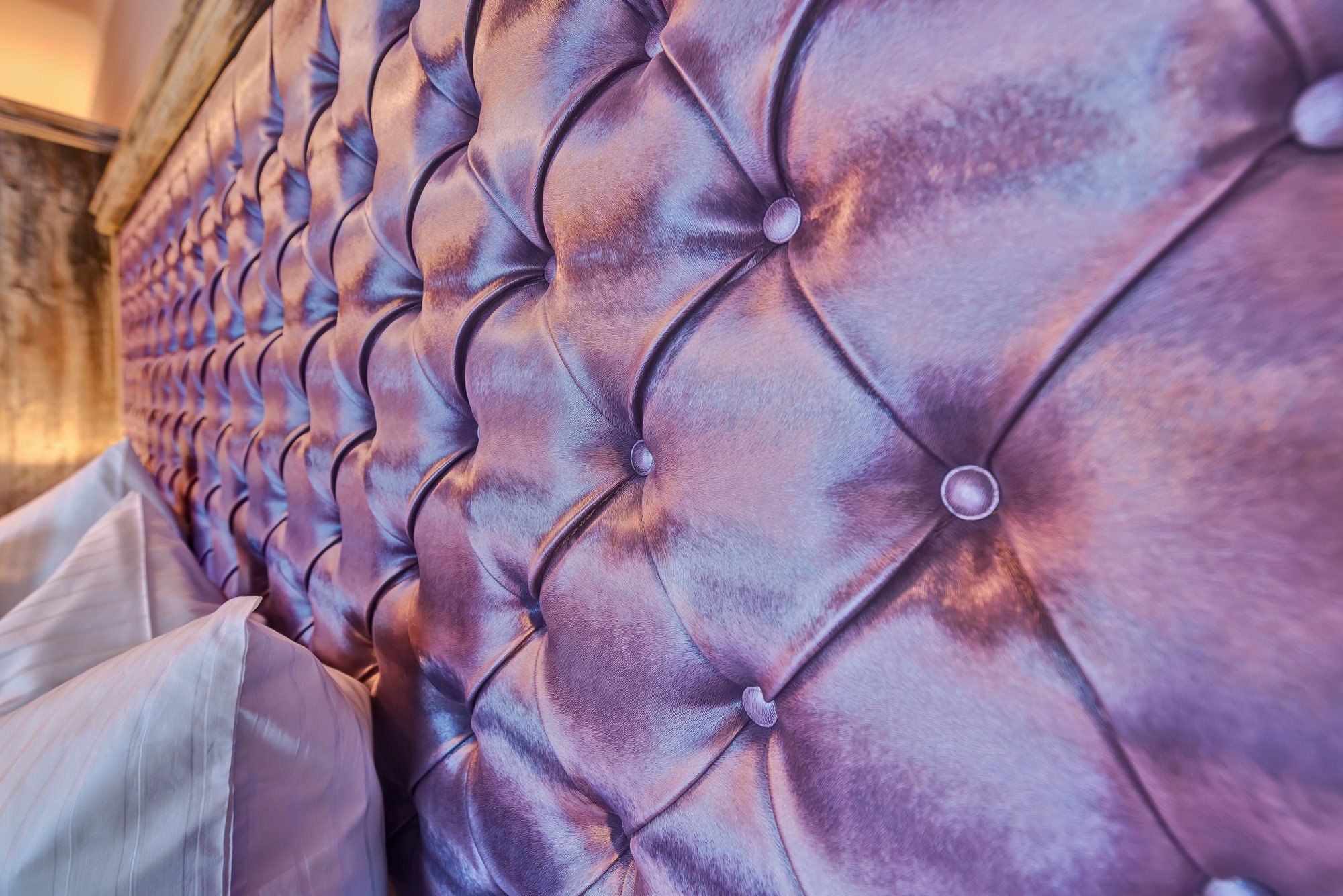 deluxe double room (amethyst) | minibar, in-room safe, individually decorated, desk