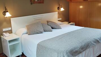 Double Room | Dihias secara berasingan, dilengkapkan perabot secara berasingan