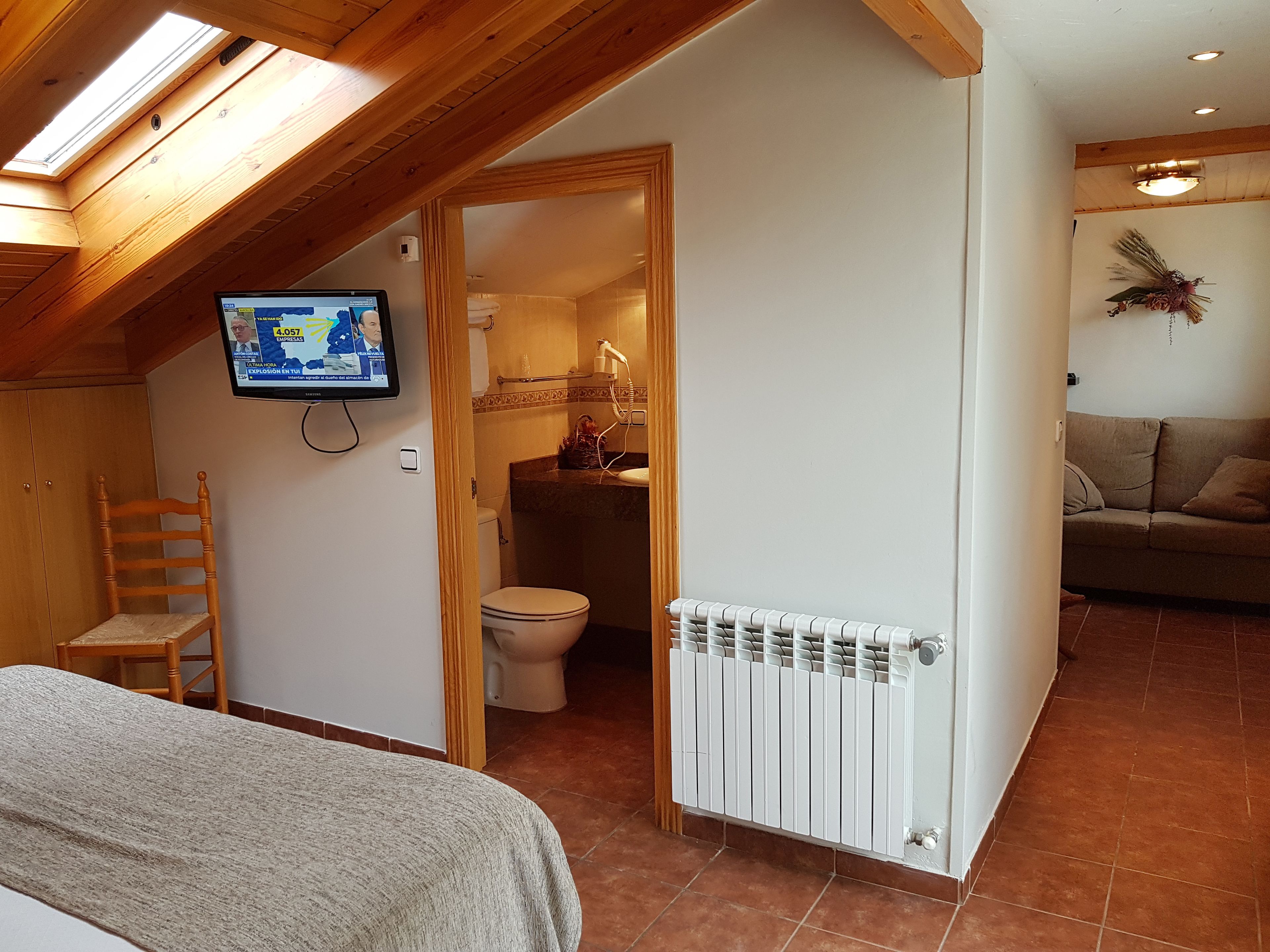 double room | individually decorated, individually furnished, cots/infant beds