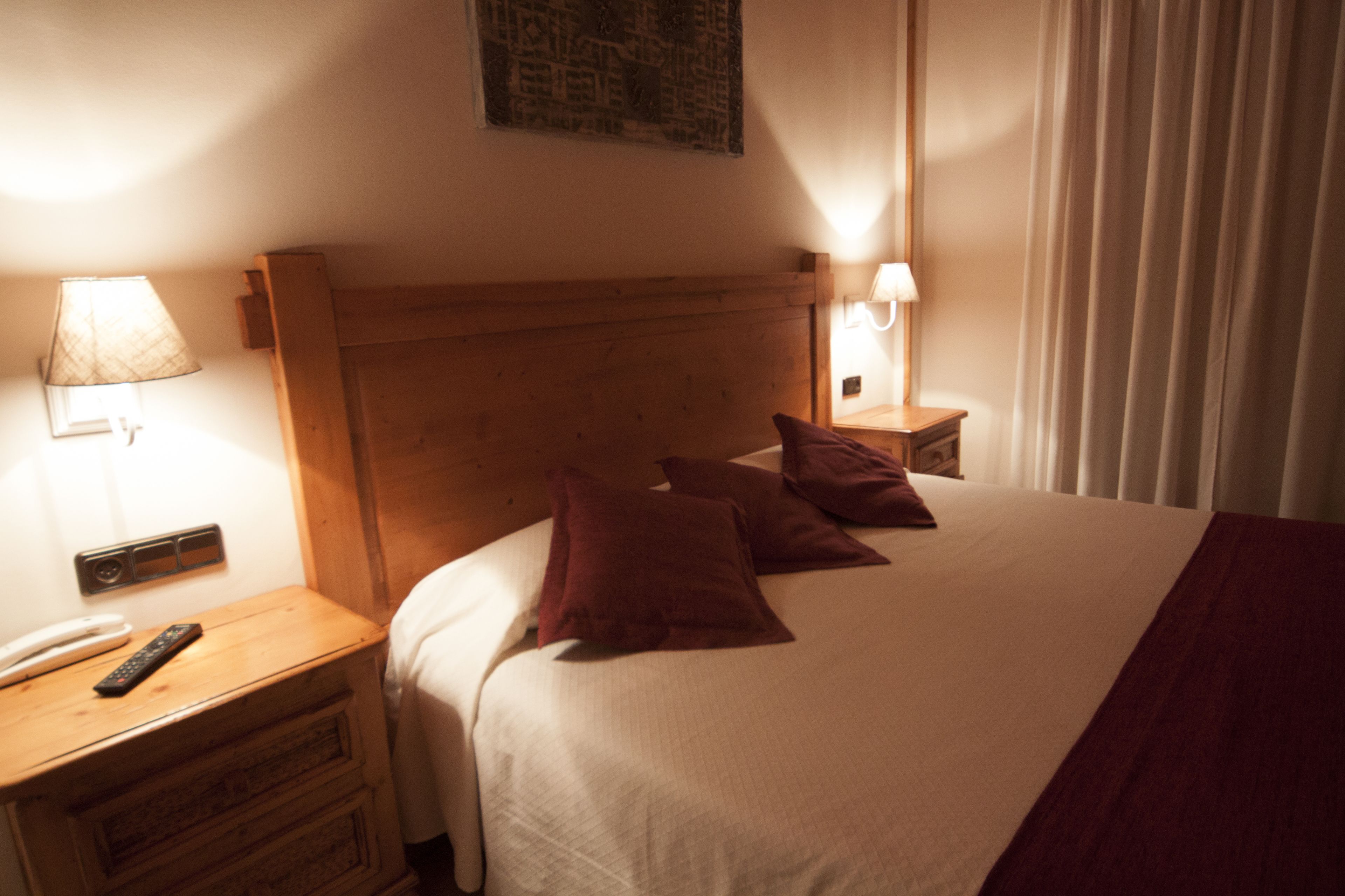 double room | individually decorated, individually furnished, cots/infant beds