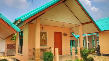 Twin Bungalow | Balcony