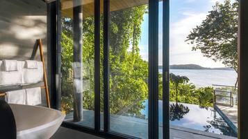 1 bedroom, premium bedding, down duvets, in-room safe