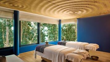 Couples treatment rooms, sauna, hot tub, steam room, body treatments