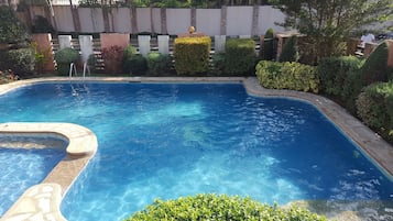 Udendørs pool