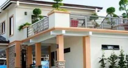 2 Bedroom Villa by AP at Tagaytay Hampton Villa