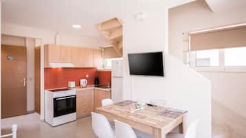 Căn hộ, 2 phòng ngủ, ban công, quang cảnh biển | Bếp riêng | Tủ lạnh, lò nướng, bếp nấu, dụng cụ pha cà phê/trà