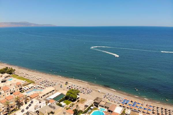 Departamento, 2 habitaciones, balcón, vista al mar | Vista a la playa o el mar