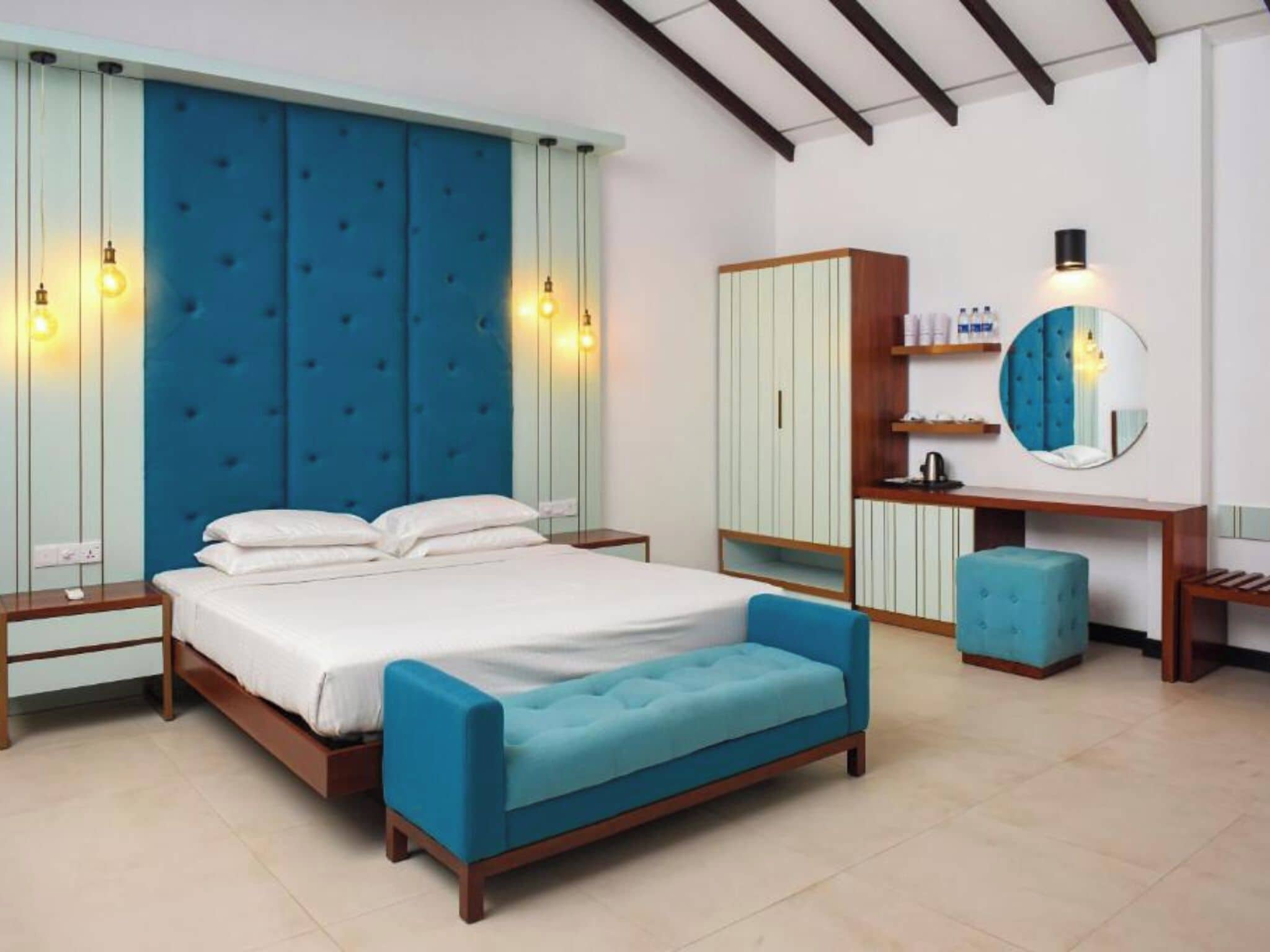 Suite Eksekutif, pemandangan laut | Seprai premium, minibar, brankas, dan meja kerja