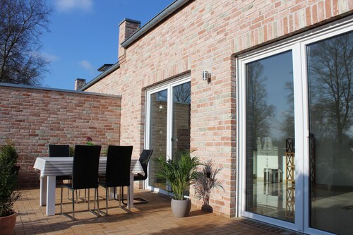 100 sqm large, central and quiet holiday home in Rhauderfehn!