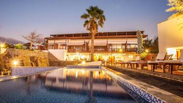 Outdoor pool, sun loungers