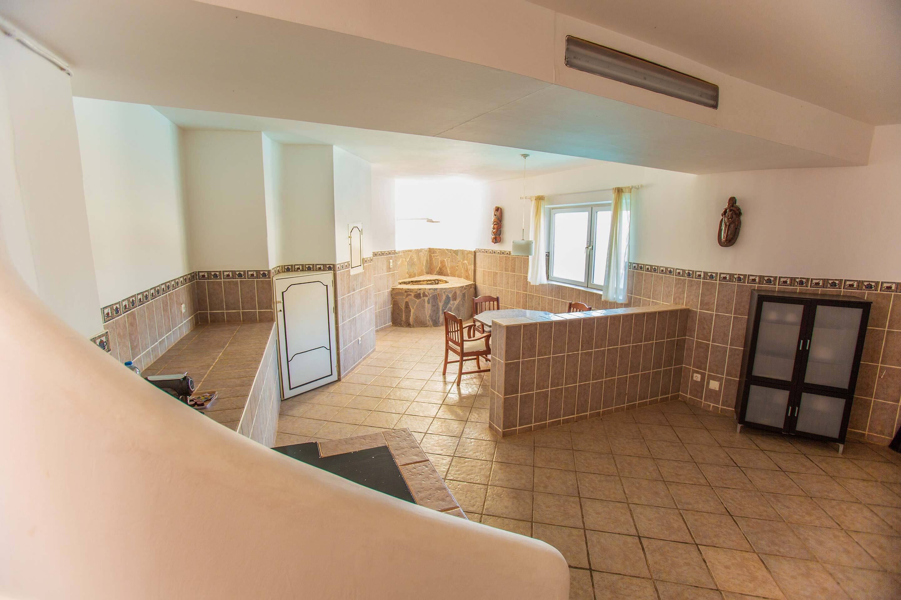 exclusive apartment, 2 bedrooms, sea view | private kitchen | fridge, espresso maker