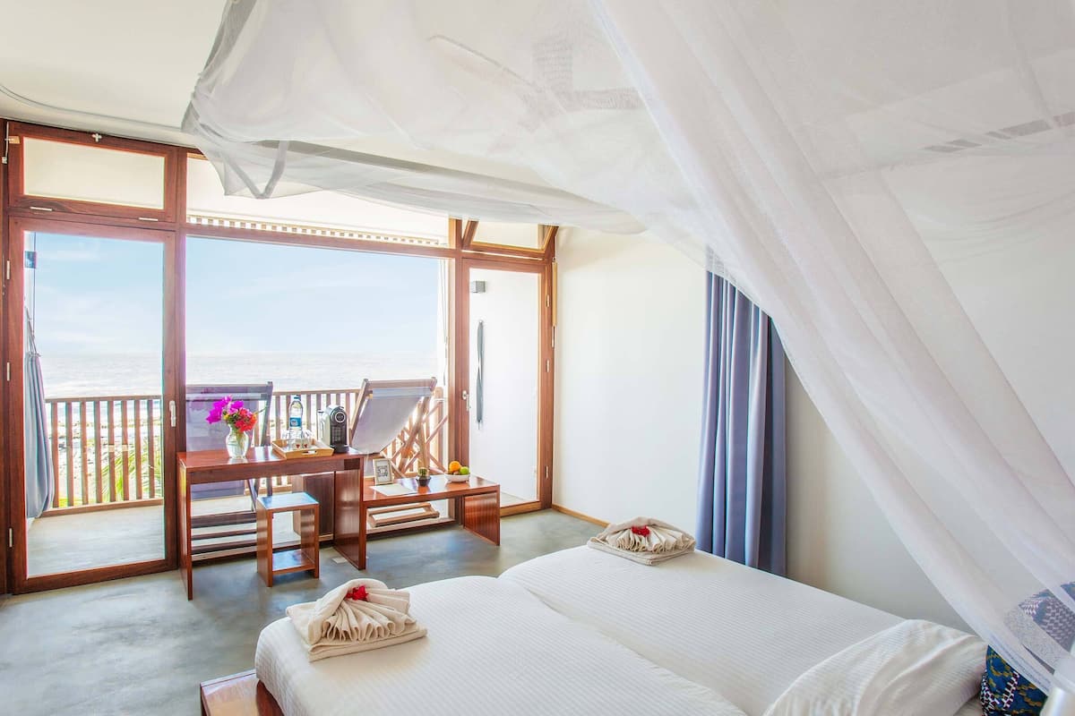 exclusive double room, sea view | 1 bedroom, minibar, in-room safe, free wifi