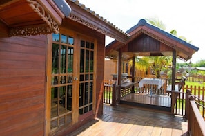 Bungalow Deluxe | Terraza o patio