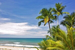 Na praia