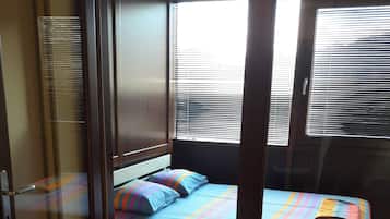 Superior-Dreibettzimmer, 1 Schlafzimmer, Nichtraucher, Seeblick | Schreibtisch, Bügeleisen/Bügelbrett, kostenloses WLAN, Bettwäsche