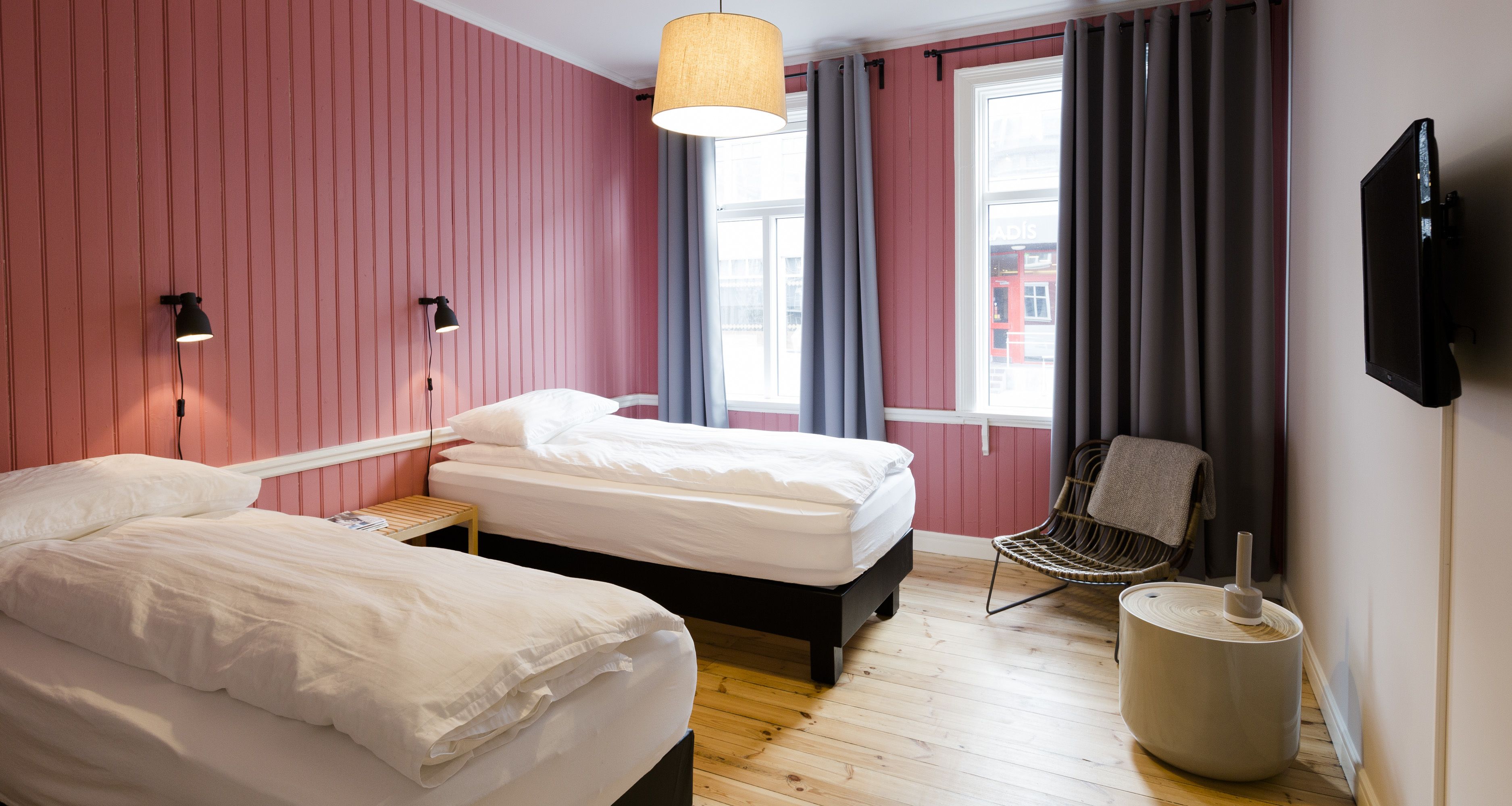 Superior Apartment, 3 Bedrooms, 2 Bathrooms (Hverfisgata 53) | Individually decorated, individually furnished, desk, laptop workspace