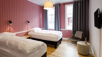 2 bedrooms, individually decorated, individually furnished, desk