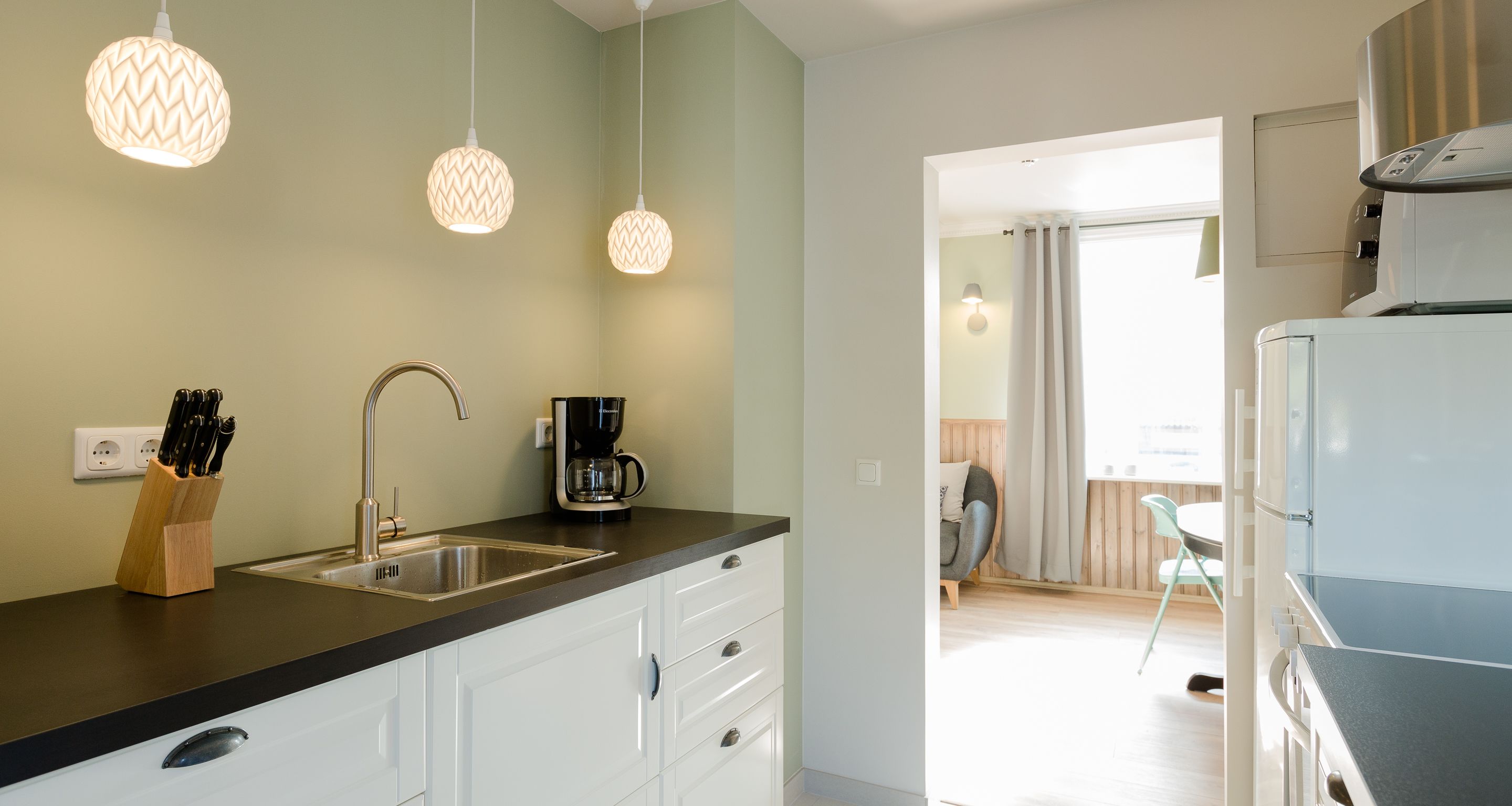 Apartment, 3 Bedrooms (Hverfisgata 55) | Private kitchen | Full-sized fridge, microwave, oven, stovetop