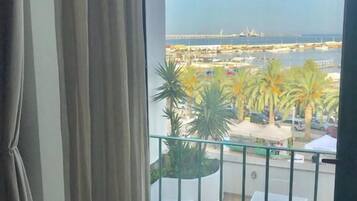 Chambre, vue mer | Minibar, bureau, fer et planche Ă repasser, Wi-Fi gratuit