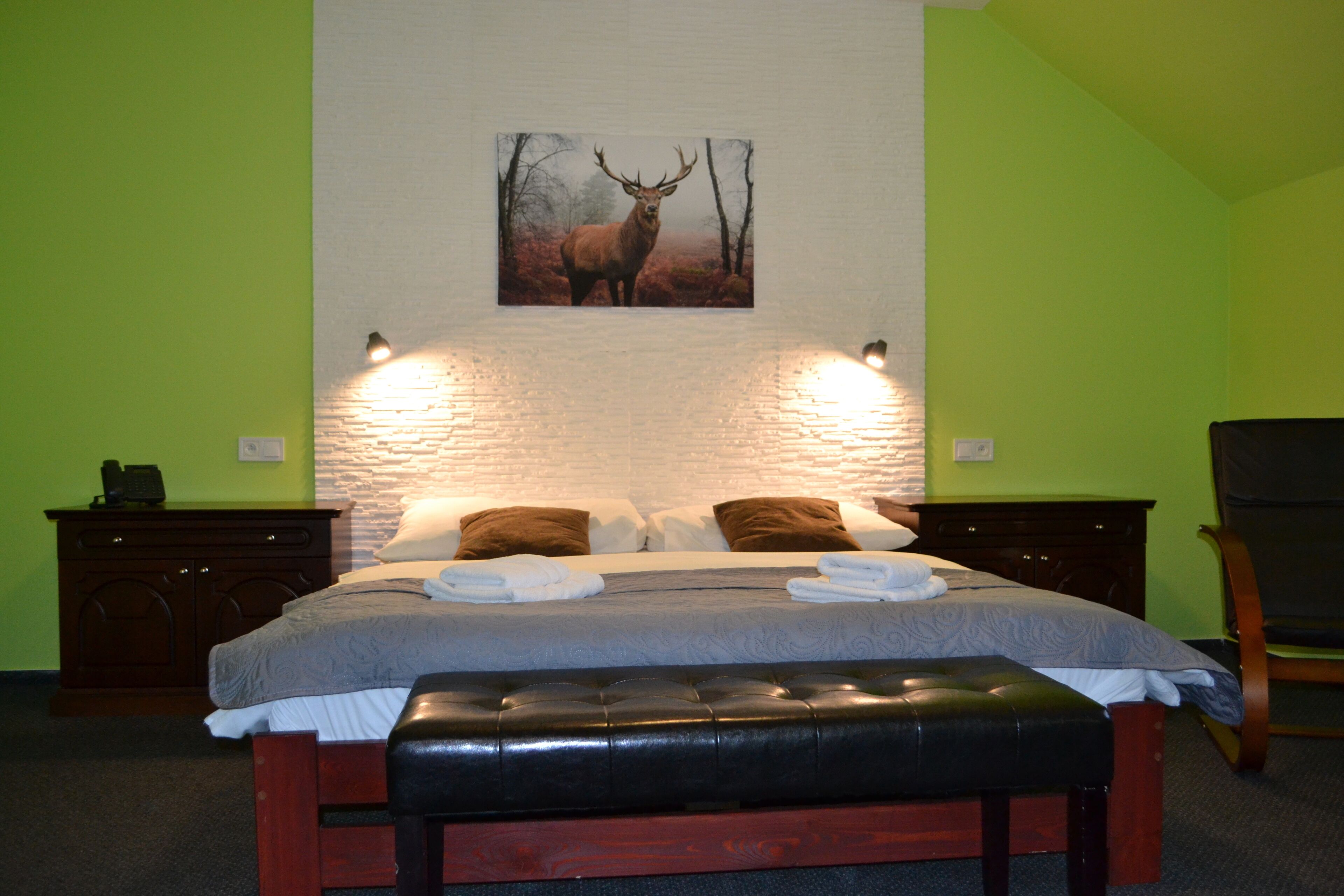 standard double room (plus) | hypo-allergenic bedding, minibar, in-room safe, desk