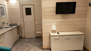 Cottage, 2 phòng ngủ | Bàn ủi/dụng cụ ủi quần áo, truy cập Internet không dây miễn phí