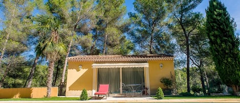 Studio Deluxe (Calanque) | Utomhuspool | Utomhuspool med öppettider 10.00 till 19.00, och solstolar