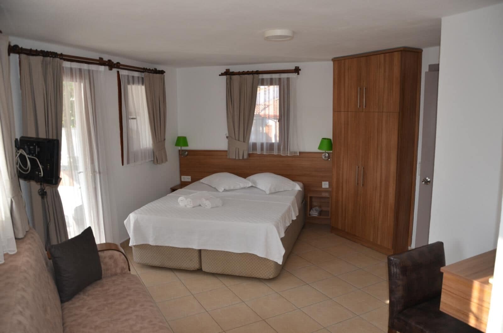 Penthouse | Desk, laptop workspace, free WiFi, bed sheets