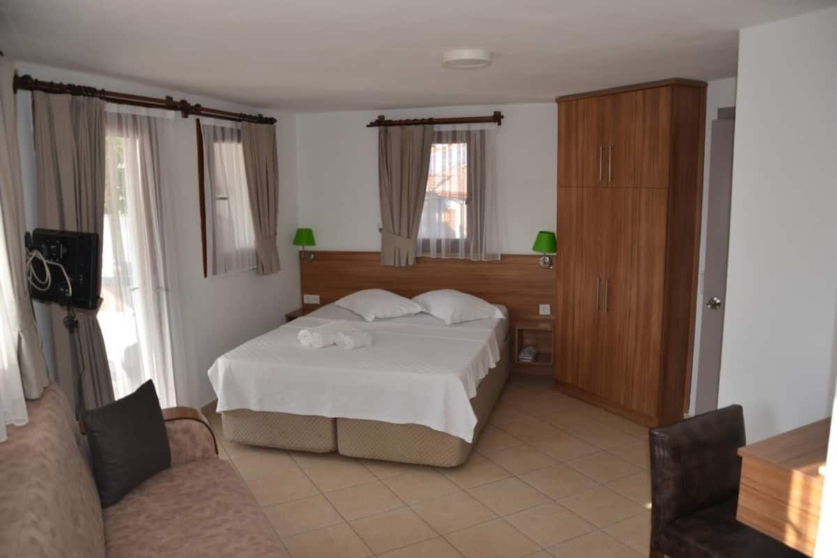 Penthouse | Een bureau, een laptopwerkplek, gratis wifi, beddengoed