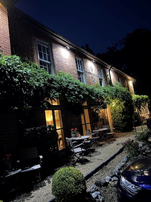 Front of property - Scarborough Hill Country Inn (North Walsham)